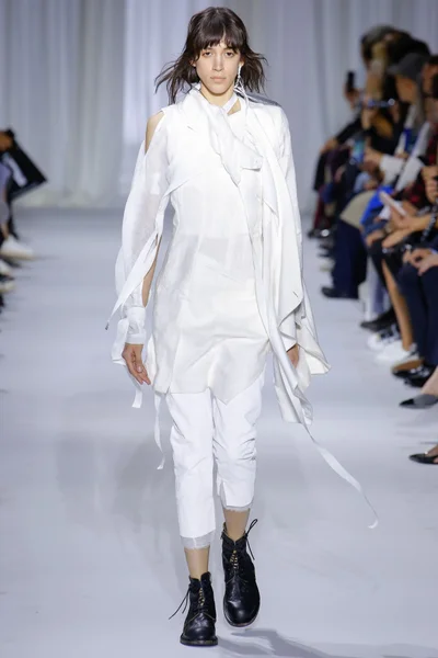 Look 11